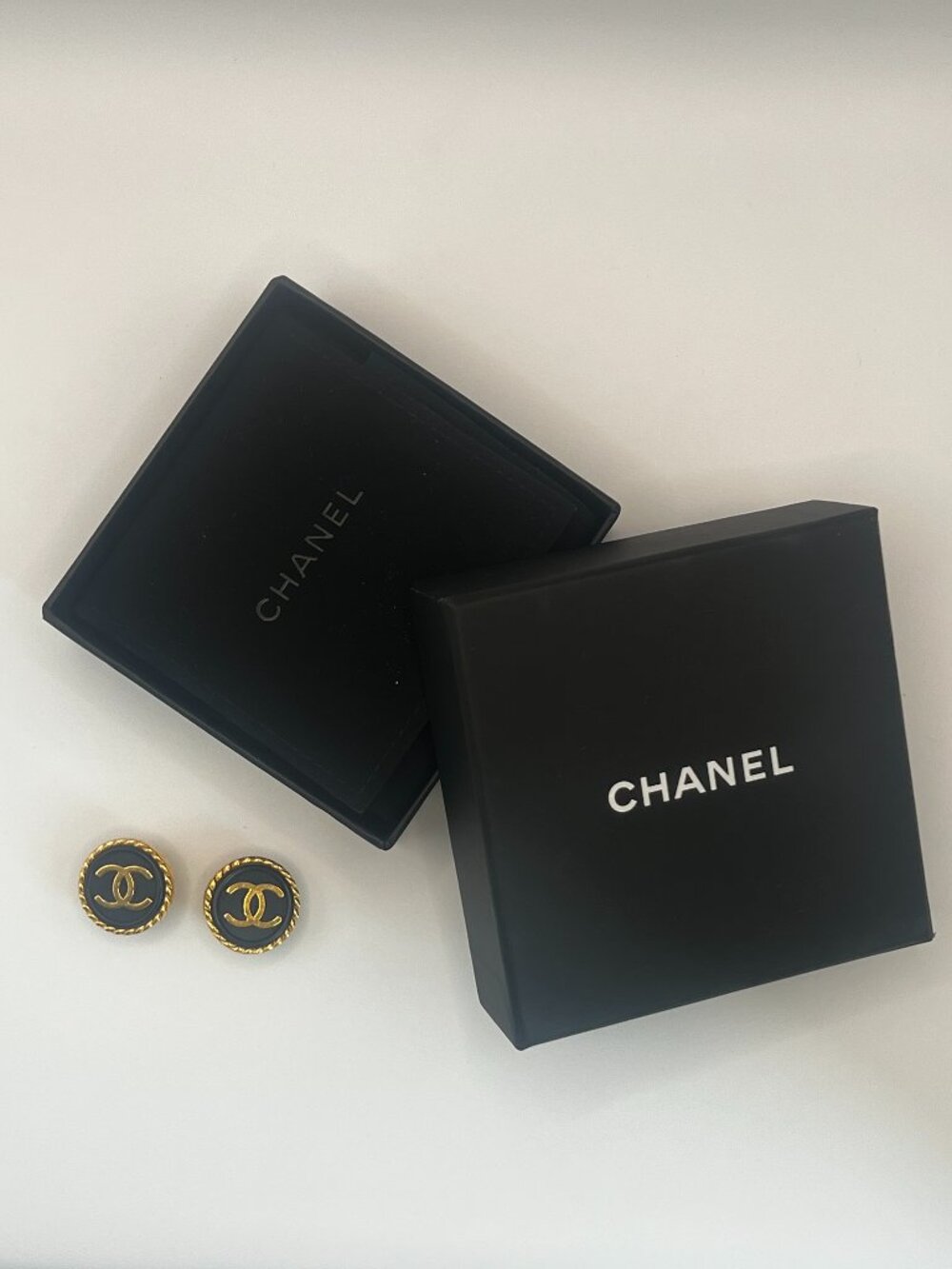 Vintage Chanel 1996 Spring CC Logo Black & Gold Clip-On Earrings